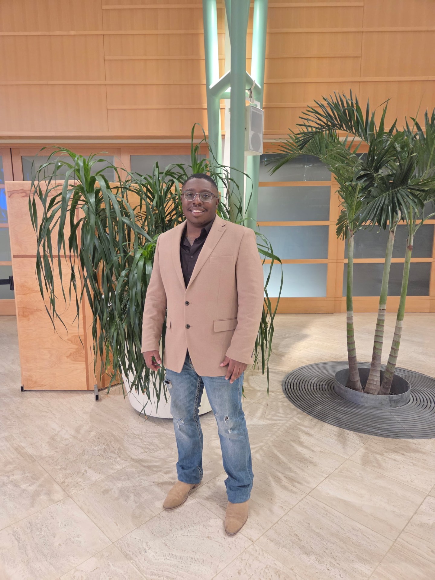 Ben Harris, Central Ohio mortgage loan officer, wearing a tan blazer